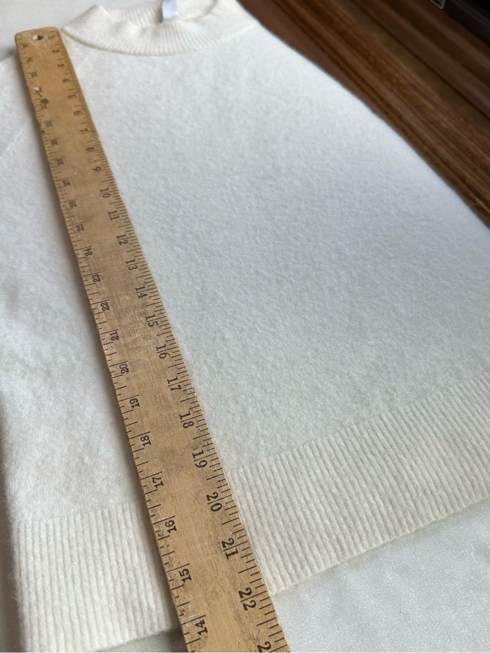 Athleta Hawthorn Crew Sweater Womens XXS Merino Wool Blend Color Dove Fuzzy - Picture 12 of 15